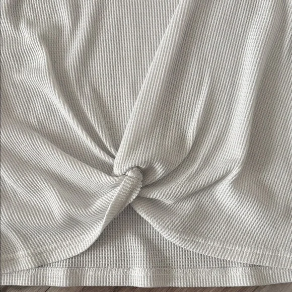 Stylish Black and White Leopard Sleeve Women's Top - Picture 2 of 3